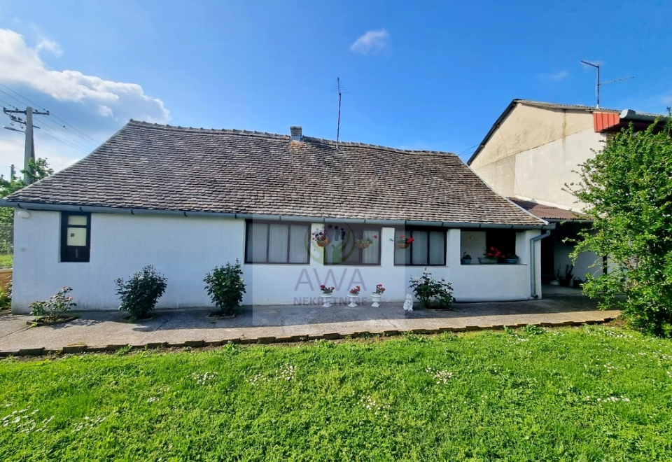 Stapar, kuća 98m2, sa kućom 59m2, plac 11.5a