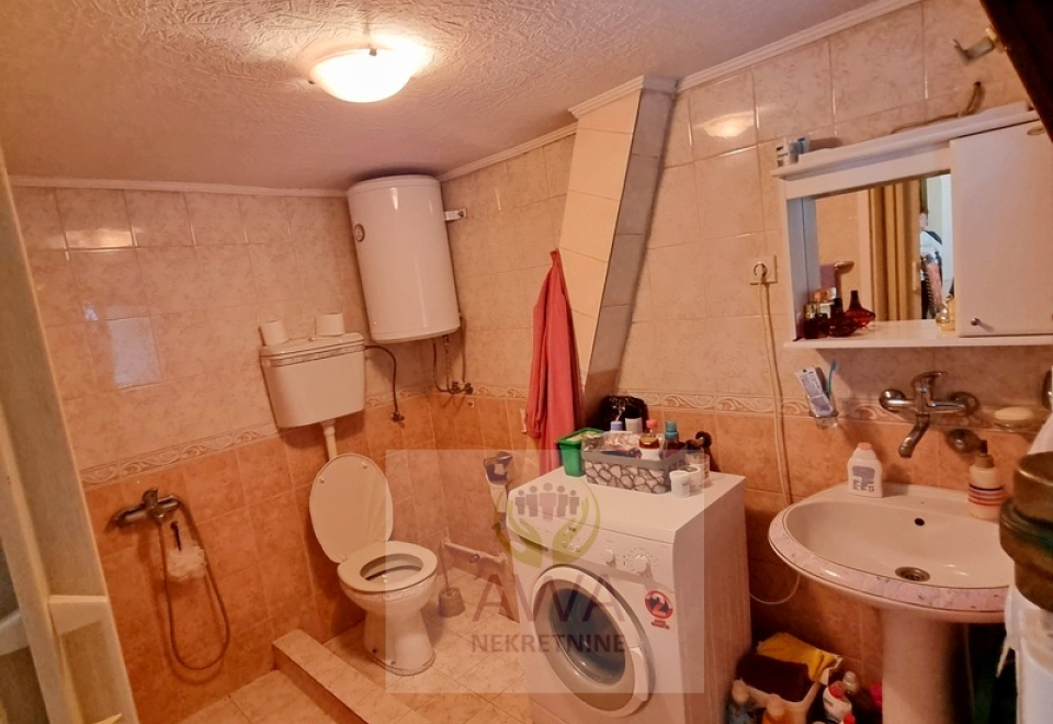 Stapar, kuća 98m2, sa kućom 59m2, plac 11.5a