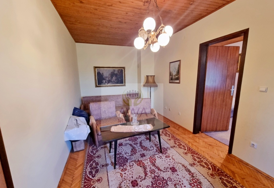 Stapar, kuća 98m2, sa kućom 59m2, plac 11.5a