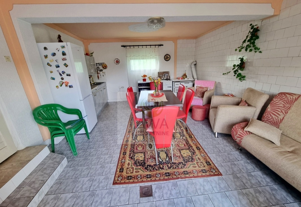 Stapar, kuća 98m2, sa kućom 59m2, plac 11.5a