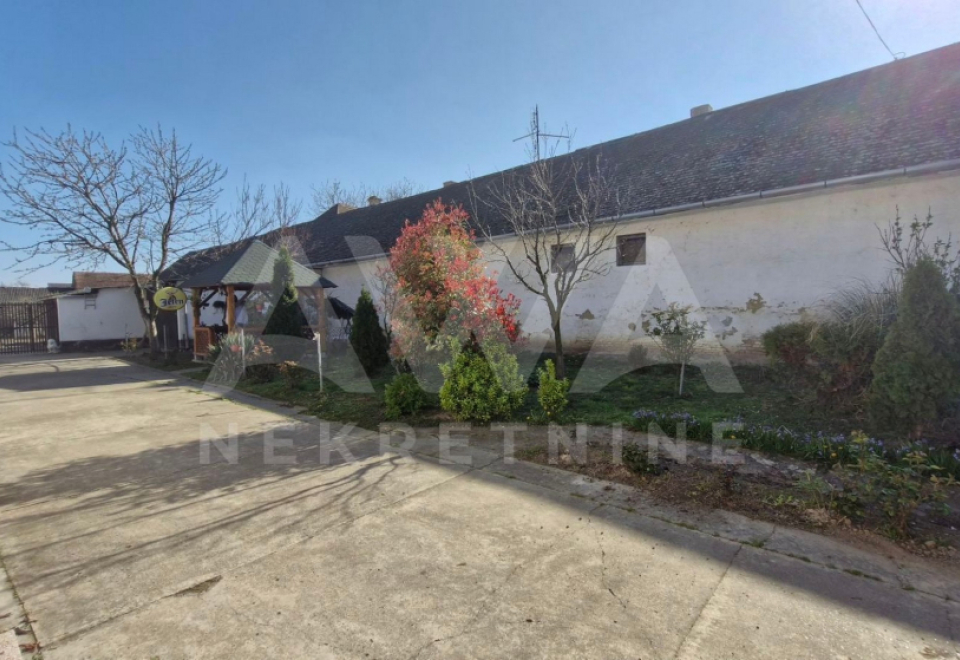 Starogradska kuća u Prigrevici 232 m2