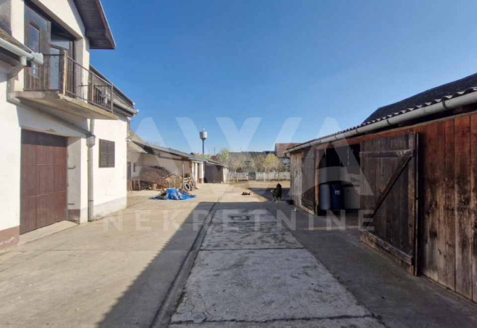 Starogradska kuća u Prigrevici 232 m2