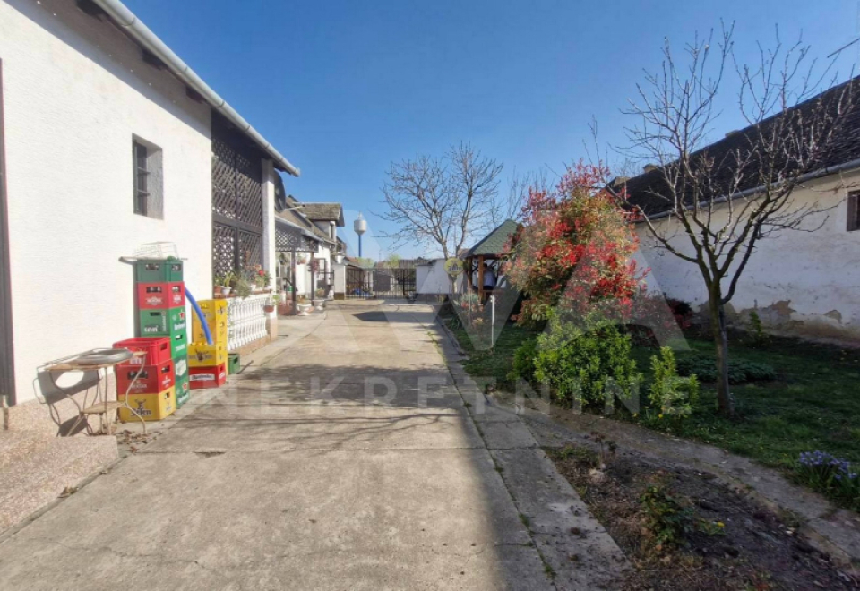 Starogradska kuća u Prigrevici 232 m2