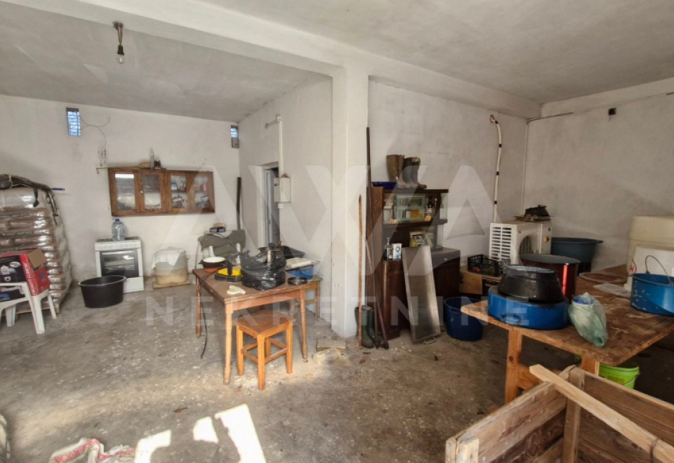Starogradska kuća u Prigrevici 232 m2