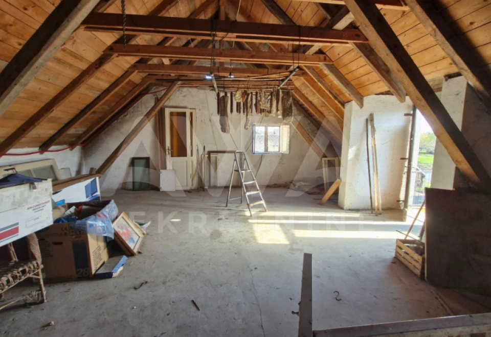 Starogradska kuća u Prigrevici 232 m2