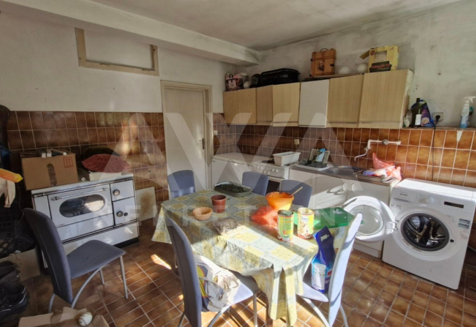 Starogradska kuća u Prigrevici 232 m2
