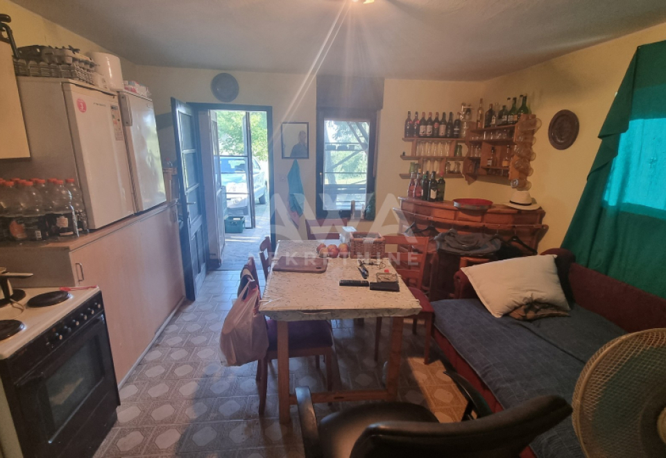 Budžak. Apatin. Opremljena vikendica 38m2, plac 21.5ar