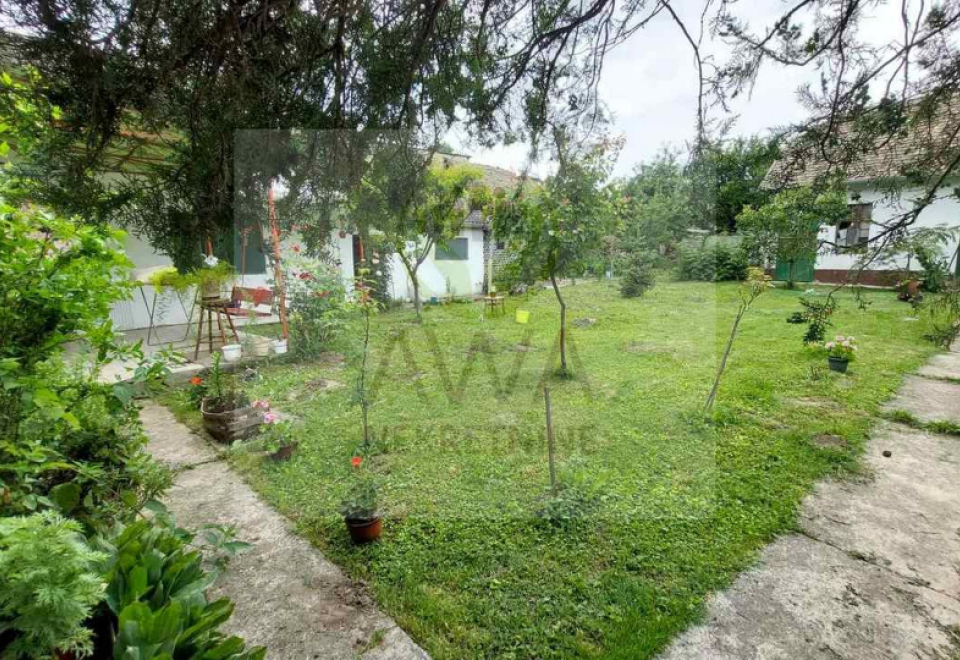 Kuća, Sombor, Gornja Varoš, 385 m2, na placu od 10 ar