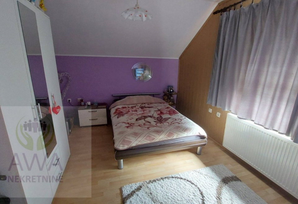 Čonopljanski put, Spratnica, 202 m2, 4 spavaće sobe