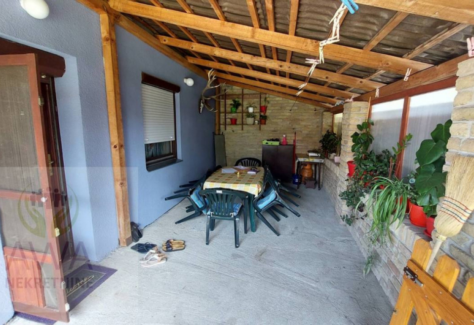 Čonopljanski put, Spratnica, 202 m2, 4 spavaće sobe