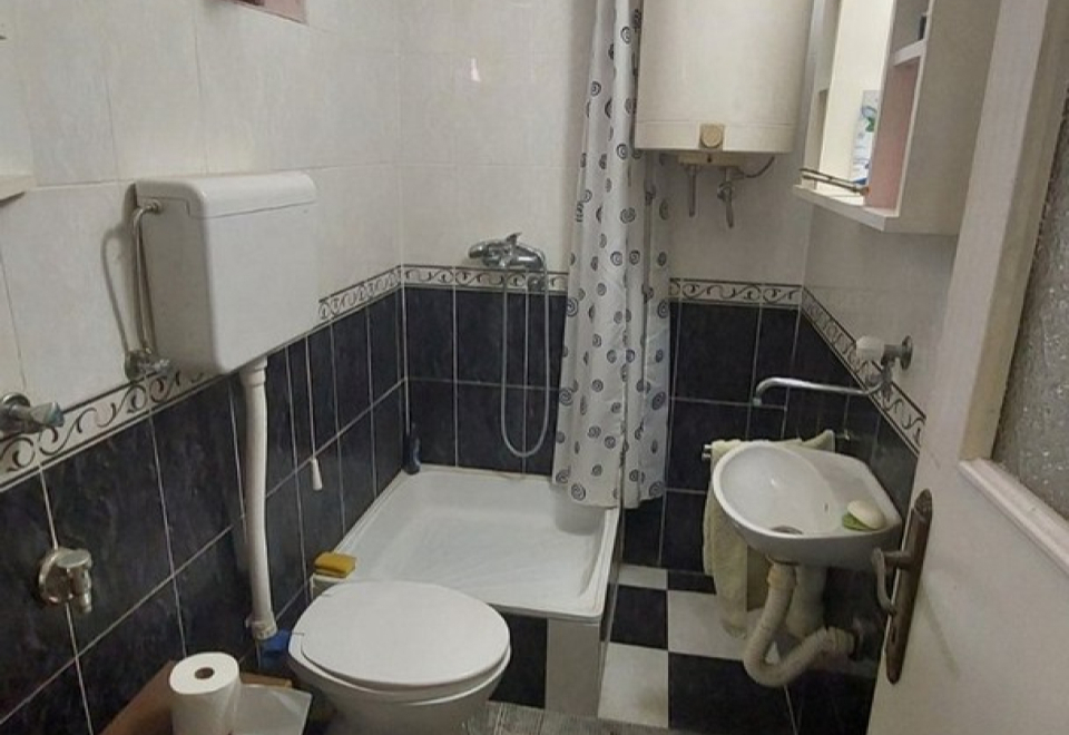 Josićko naselje, Stambeno-poslovna zgrada, 254 m2