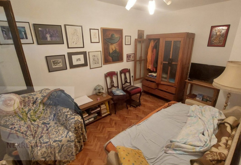 Josićko naselje, Stambeno-poslovna zgrada, 254 m2
