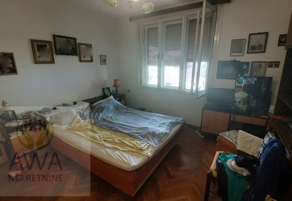 Josićko naselje, Stambeno-poslovna zgrada, 254 m2