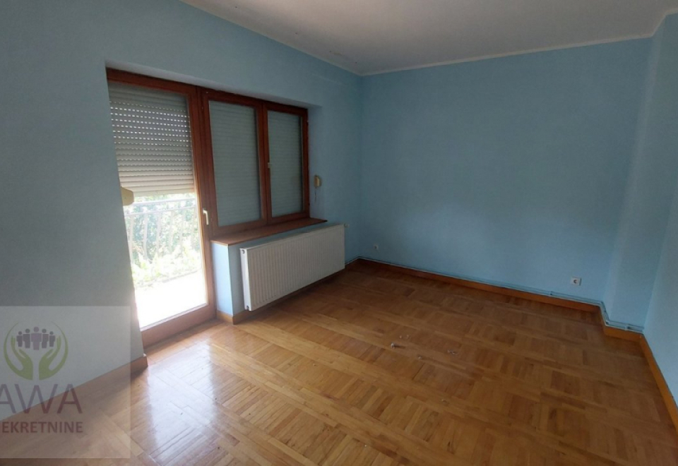 Stanišić, kuća 296 m2, prava za veliku porodicu