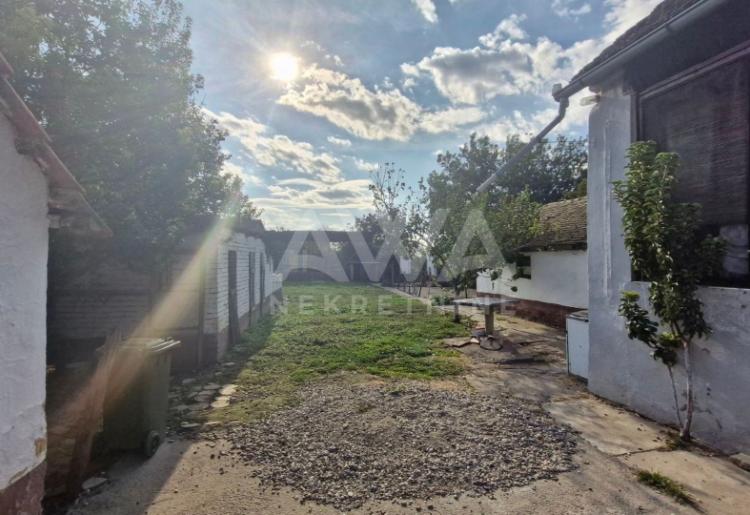 Stapar, Kuća 194 m2 na placu od 2560 m2