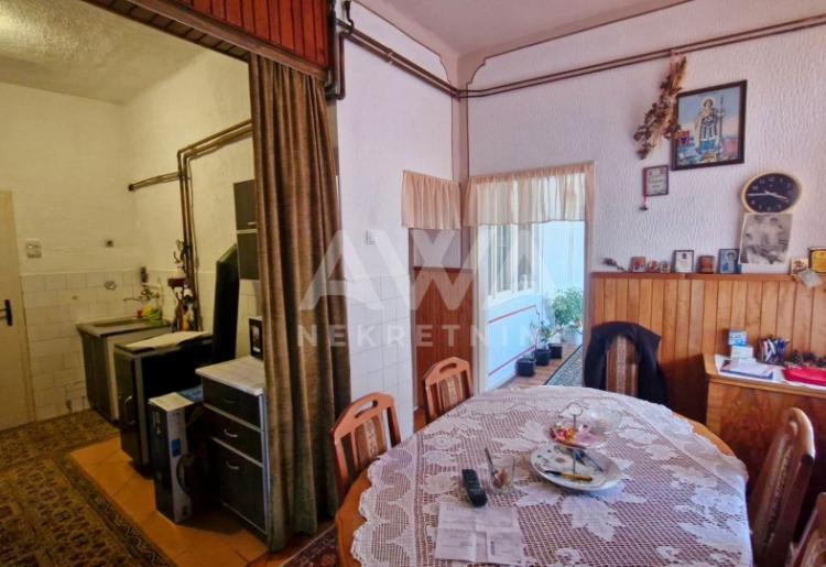 Stapar, Kuća 194 m2 na placu od 2560 m2