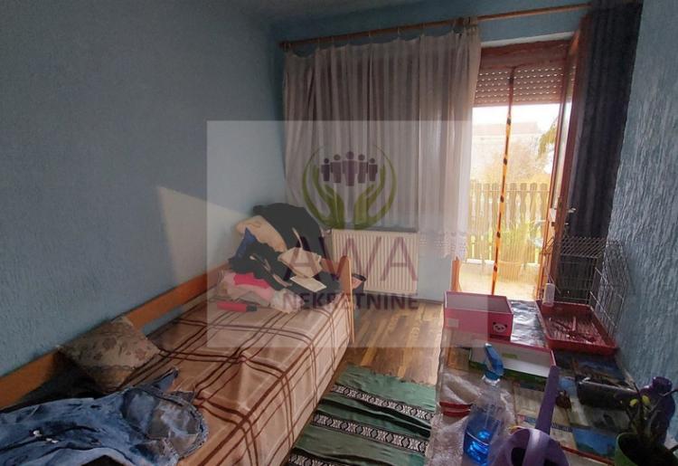 Srpski Miletić, Kuća 243 m2, na manjem placu od 320 m2