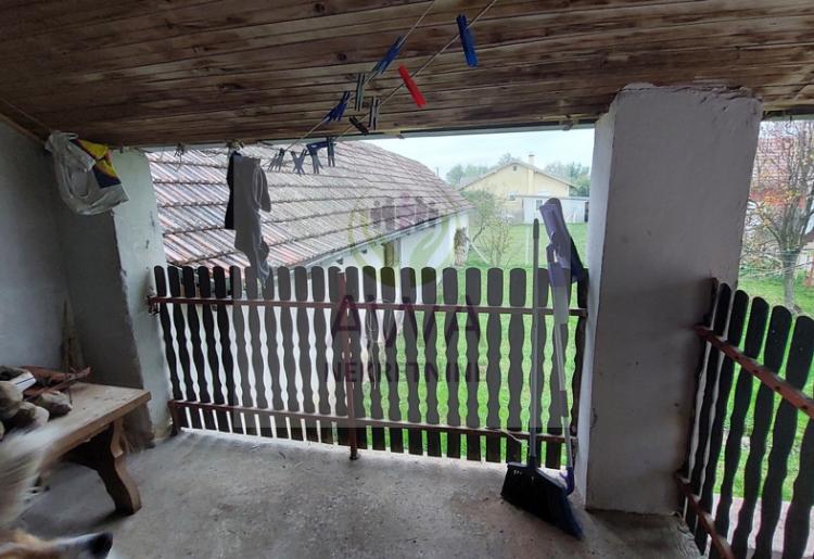 Srpski Miletić, Kuća 243 m2, na manjem placu od 320 m2