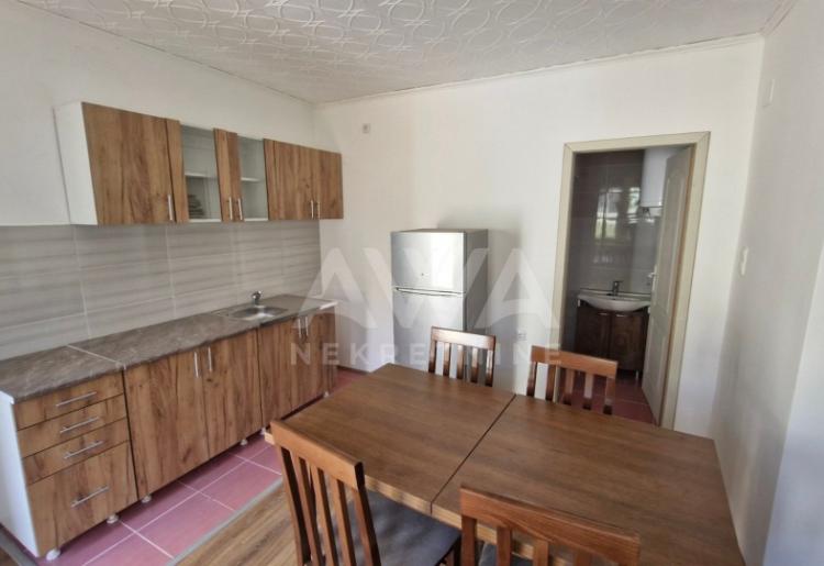 Apatin starogradska sređena kuća 435 m2