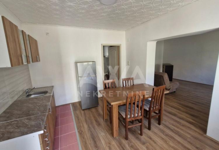 Apatin starogradska sređena kuća 435 m2