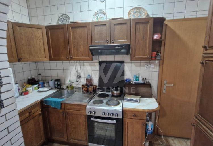 Apatin starogradska sređena kuća 435 m2