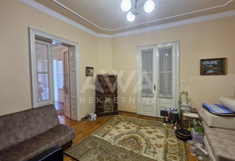 Apatin starogradska sređena kuća 435 m2