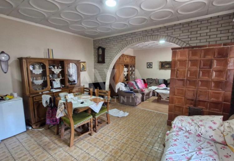 Apatin starogradska sređena kuća 435 m2