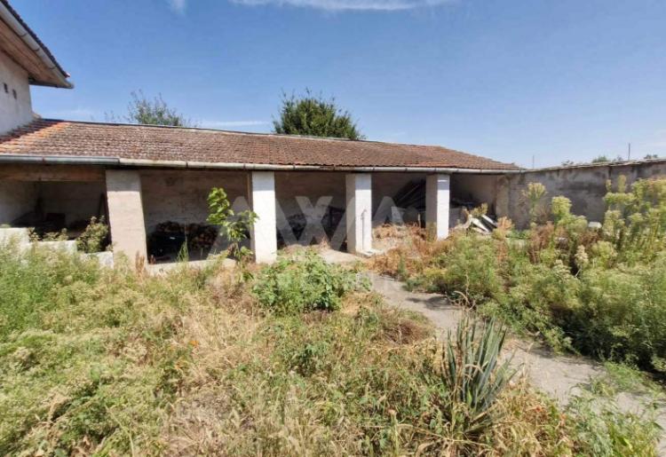 Apatin starogradska sređena kuća 435 m2
