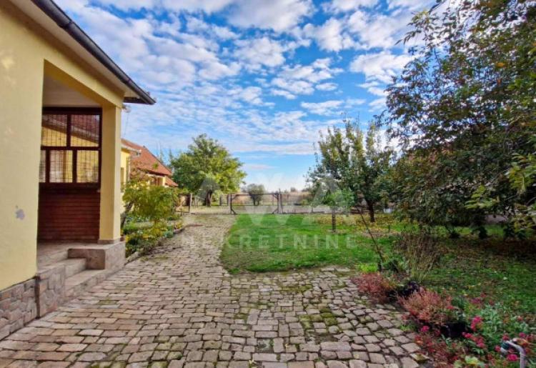 Čonoplja, Kuća 113 m2 na velikom placu od 2534 m2