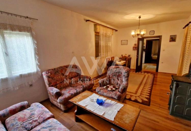 Čonoplja, Kuća 113 m2 na velikom placu od 2534 m2