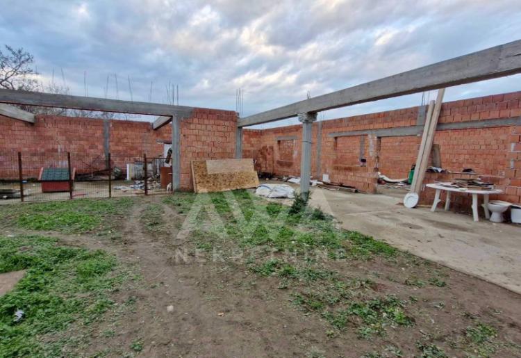 Doroslovo, Kuća 168 m2 na placu od 1195 m2