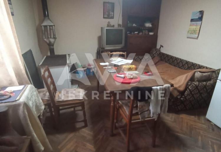 Prizemna kuća 110m2, na manjem placu od 4ar