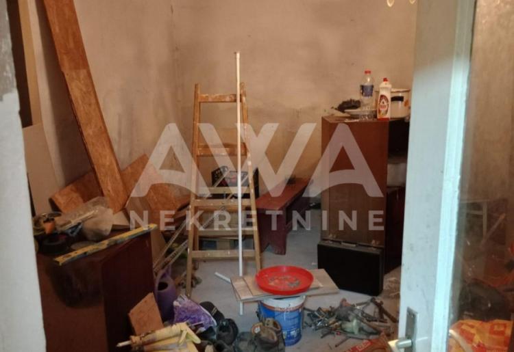 Prizemna kuća 110m2, na manjem placu od 4ar