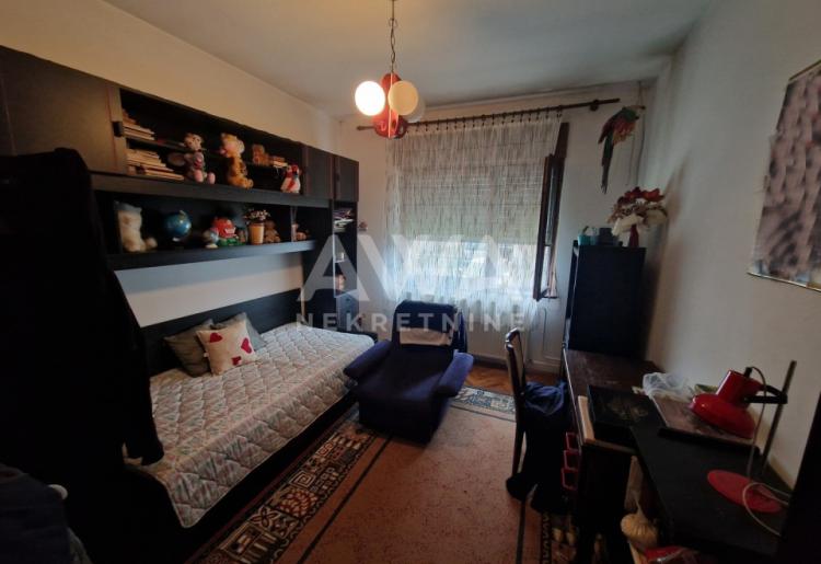Opremljena i nameštena kuća 127m2, plac 5ar