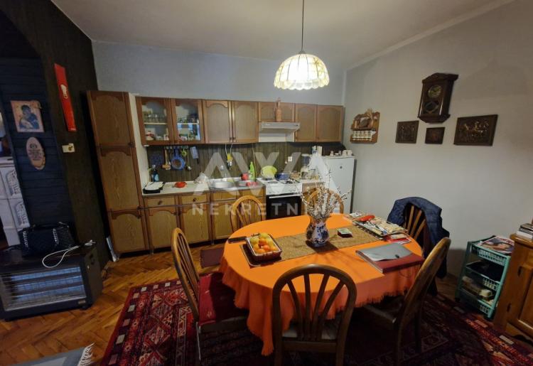 Opremljena i nameštena kuća 127m2, plac 5ar