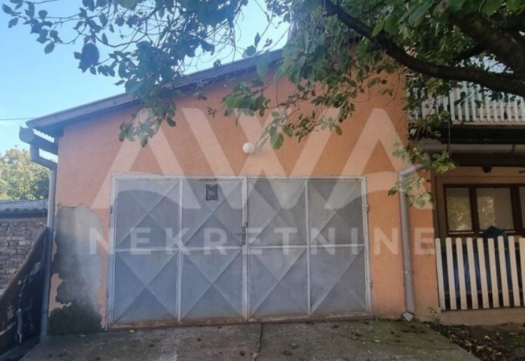 Sombor. Spratna kuća na manjem placu