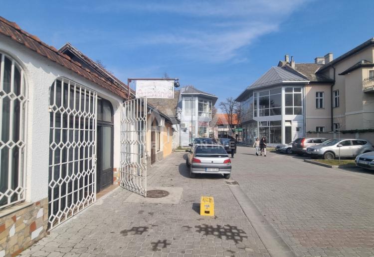 Centar Apatina. Odlična lokacija