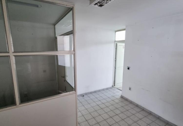 Apatin. Poslovni prostor-hala 251m2
