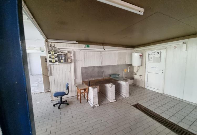 Apatin. Poslovni prostor-hala 251m2