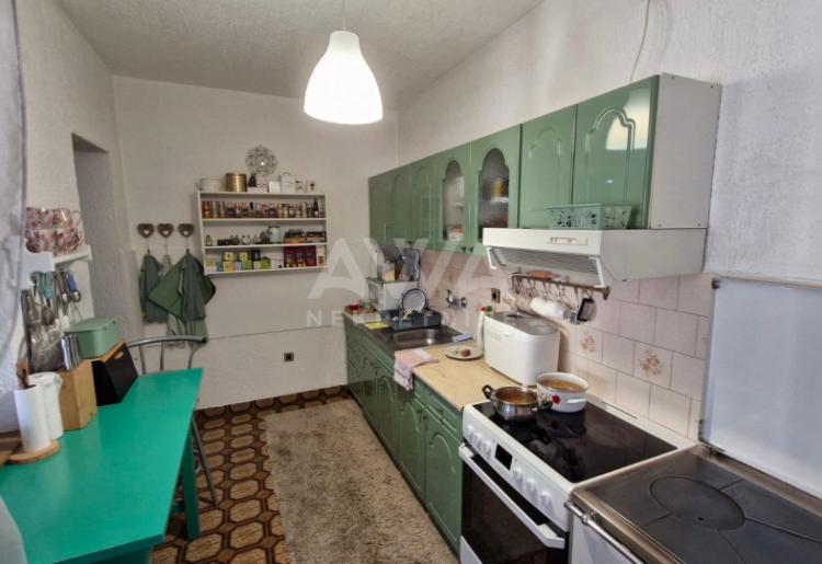 Gakovo, Spratnica 196 m2, Plac 1001 m2