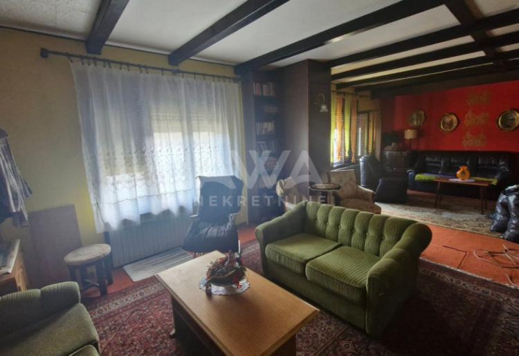 Sombor, Stara Selenča, Spratna kuća 278 m2