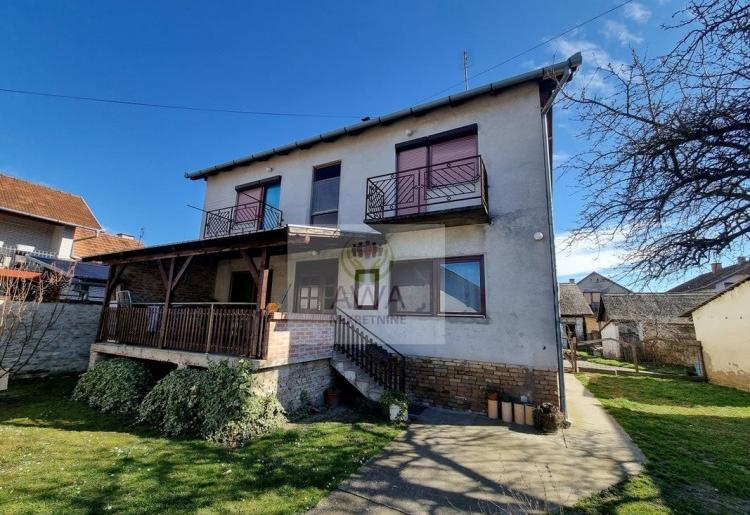 Apatin. Spratna kuća sa poslovnim prostorom