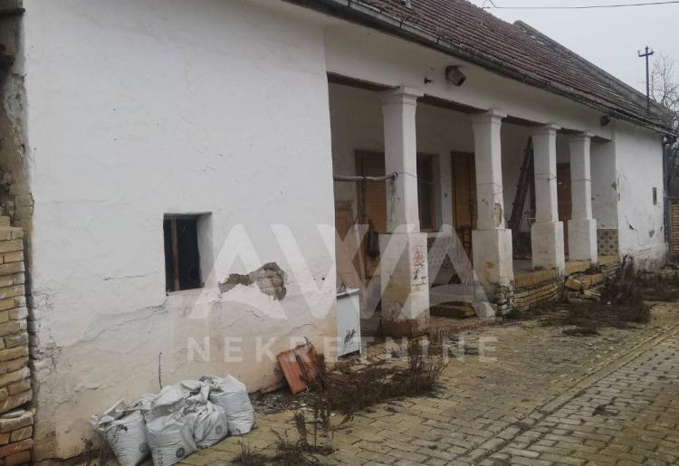 Sivac.Kuća 156m2, plac 13.7ar