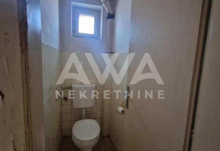 Bezdan. Kuća na sprat, 147m2, plac 11a