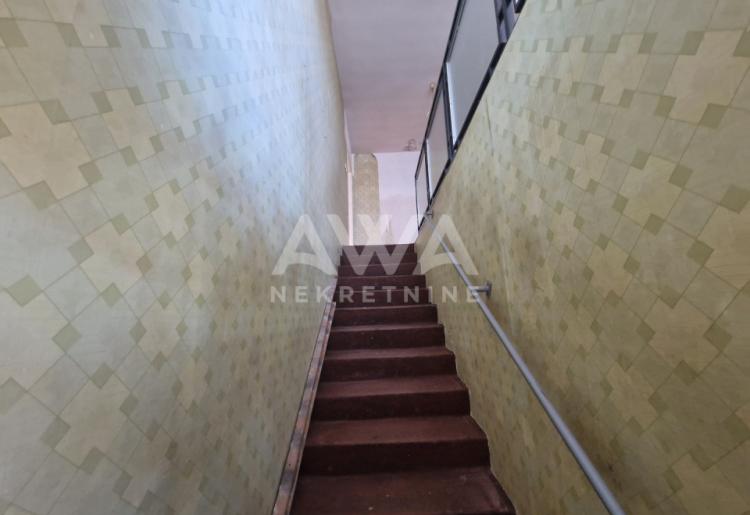 Bezdan. Kuća na sprat, 147m2, plac 11a