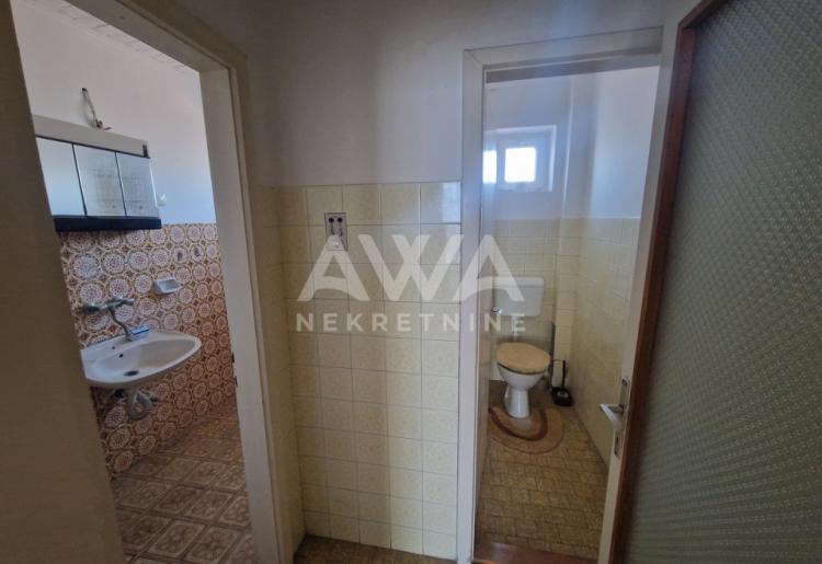 Bezdan. Kuća na sprat, 147m2, plac 11a