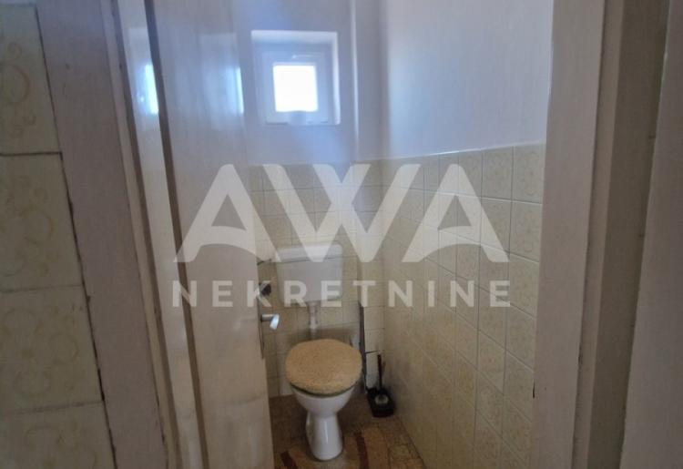 Bezdan. Kuća na sprat, 147m2, plac 11a