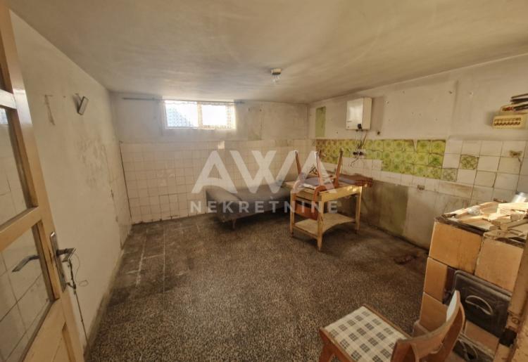 Bezdan. Kuća na sprat, 147m2, plac 11a