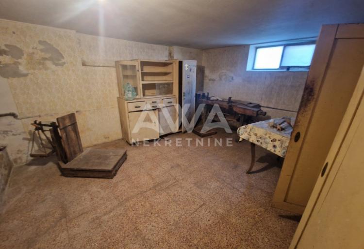 Bezdan. Kuća na sprat, 147m2, plac 11a