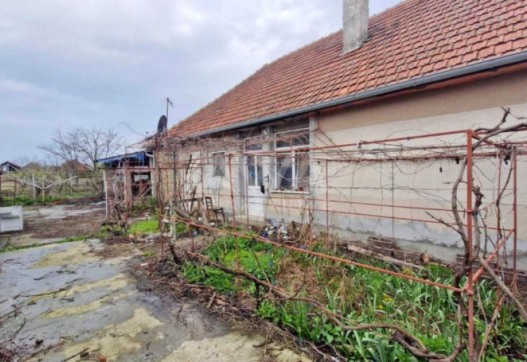 Ruski Krstur, Kuća od 131 m2, na placu od 705 m2